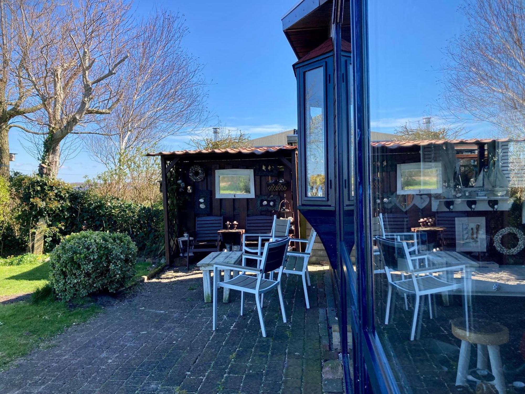 House Marijke With Winter Garden And Direct Access To The Lauwersmeer Anjum Bagian luar foto