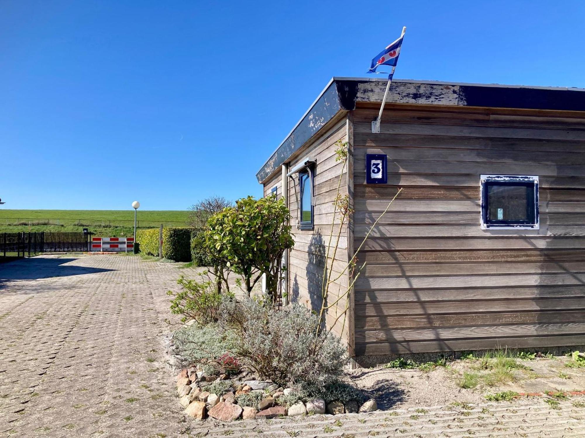 House Marijke With Winter Garden And Direct Access To The Lauwersmeer Anjum Bagian luar foto